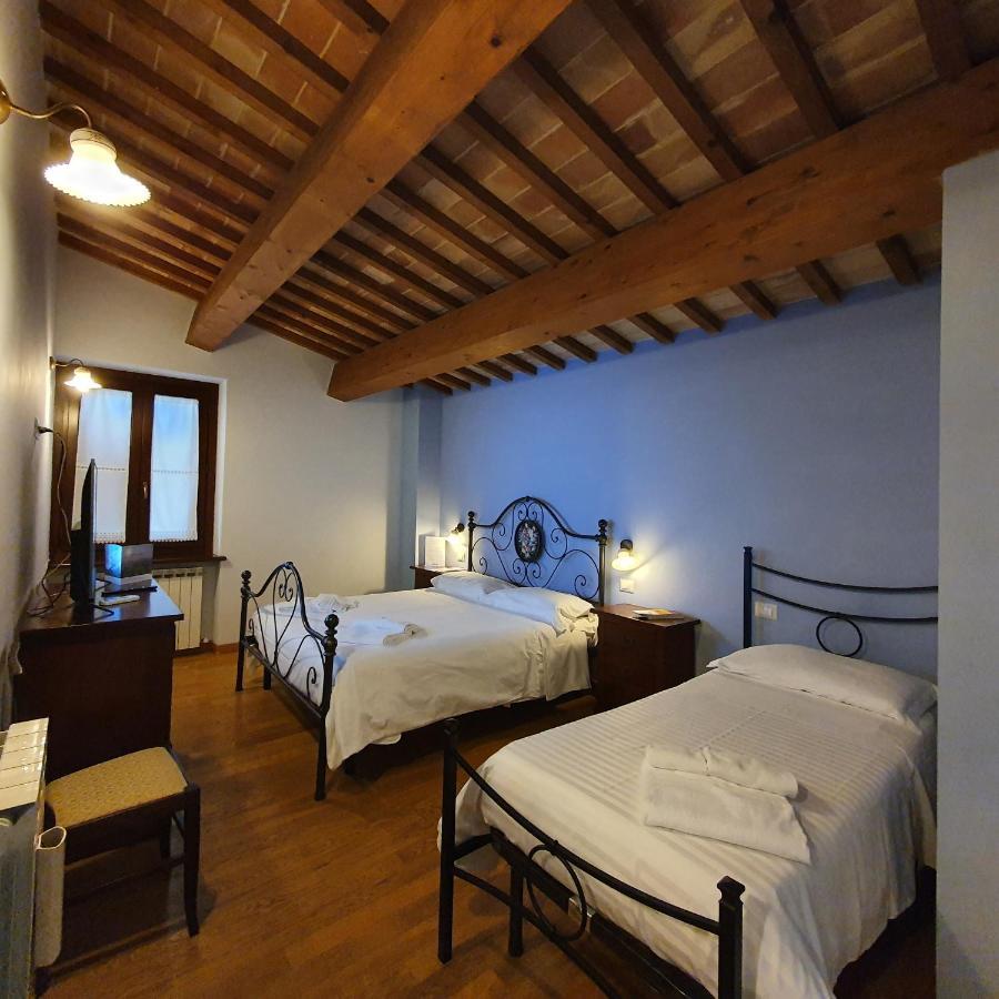 Pietra Maula Agriturismo Castelraimondo Eksteriør bilde