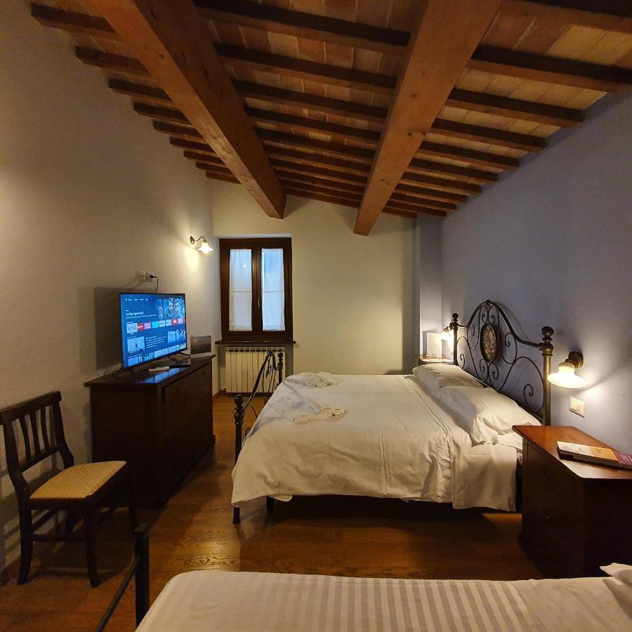 Pietra Maula Agriturismo Castelraimondo Eksteriør bilde