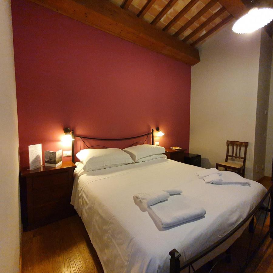 Pietra Maula Agriturismo Castelraimondo Eksteriør bilde