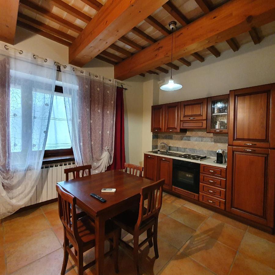 Pietra Maula Agriturismo Castelraimondo Eksteriør bilde