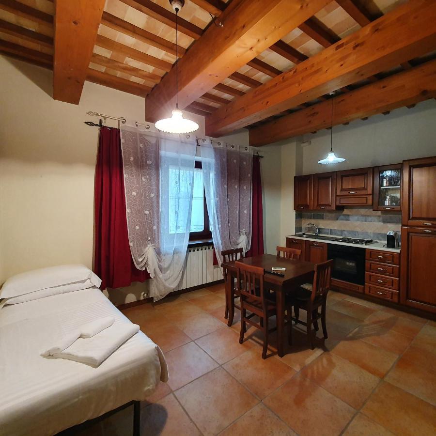 Pietra Maula Agriturismo Castelraimondo Eksteriør bilde