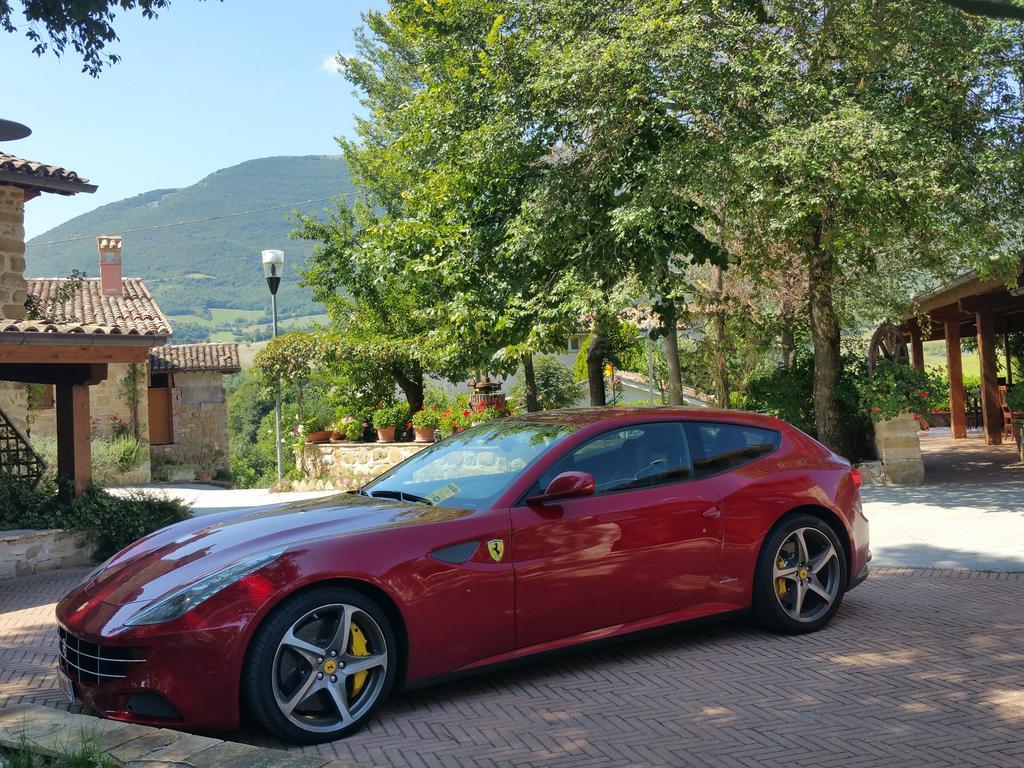 Pietra Maula Agriturismo Castelraimondo Eksteriør bilde