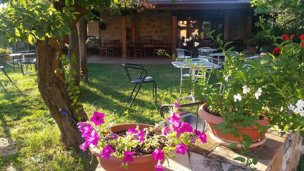 Pietra Maula Agriturismo Castelraimondo Eksteriør bilde