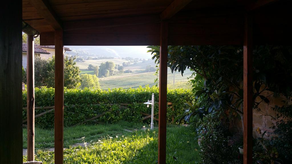 Pietra Maula Agriturismo Castelraimondo Eksteriør bilde
