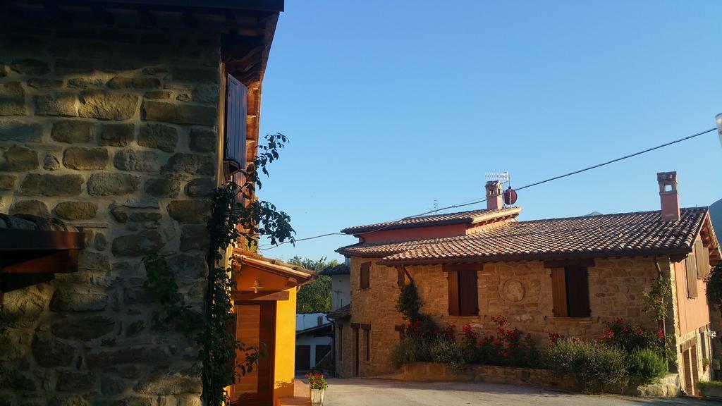 Pietra Maula Agriturismo Castelraimondo Eksteriør bilde